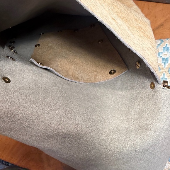 Handburned Sunflower Cowhide Crossbody Bag with Woven Guitar Strap -NWOT’s - Picture 14 of 16